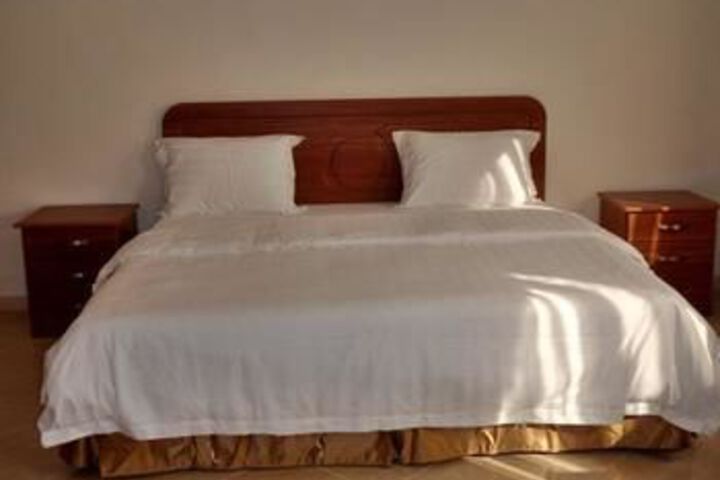 Room 3 of 8