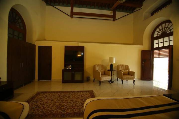 Room 9 of 31