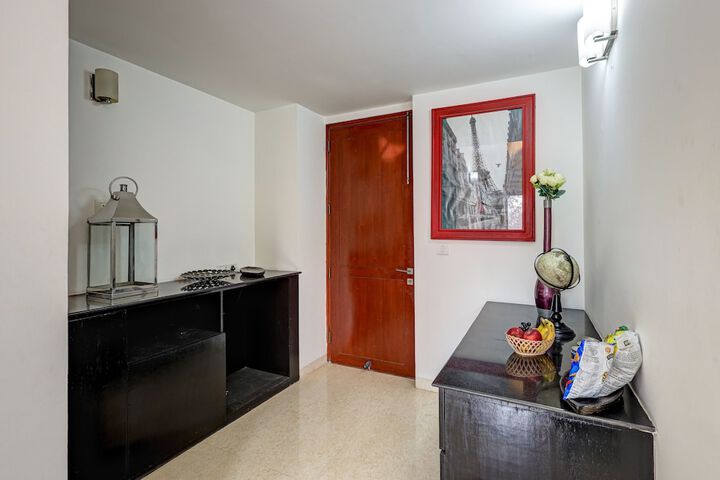 Room 12 of 28