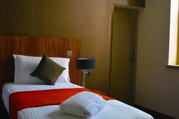 Room 33 of 69