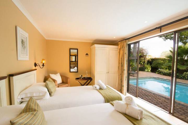 Room 2 of 38