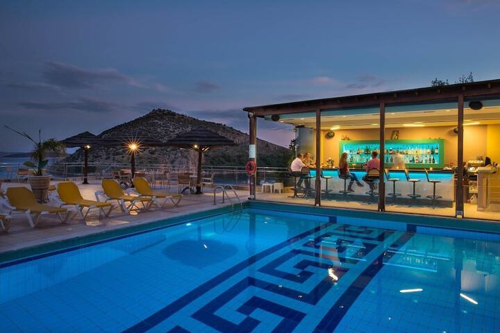 Pool Hotel