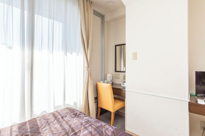 Room 21 of 77