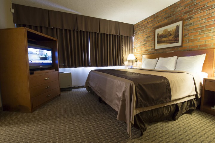 Room 8 of 40