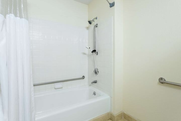 1 Queen Bed Mobility Accessible (6 of 12)