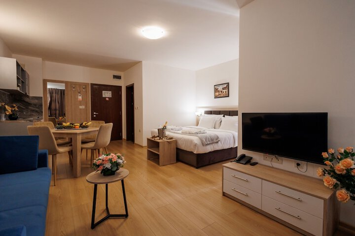 Room 34 of 114
