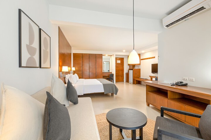 Room 16 of 121