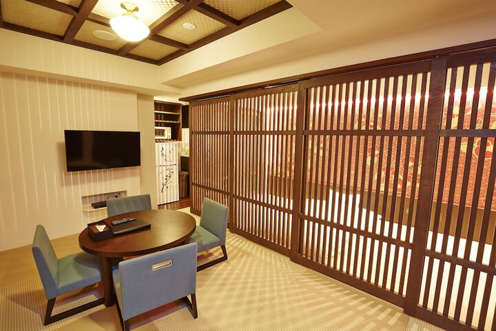 Room 23 of 66