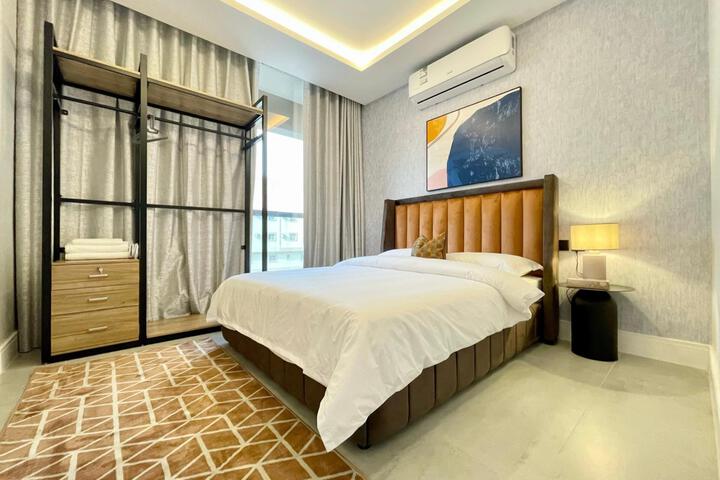 Room 65 of 83