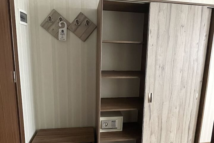Room 19 of 53