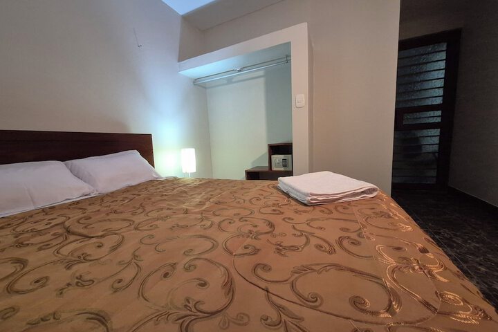 Room 7 of 19
