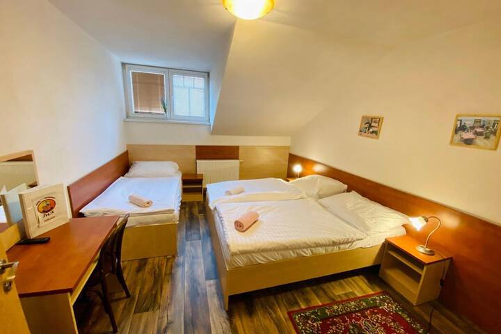Room 3 of 48