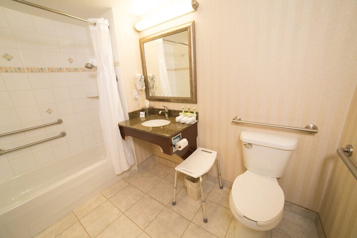 Room 7 of 74