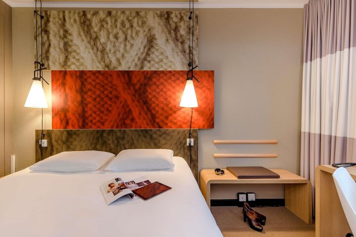 Room 3 of 27
