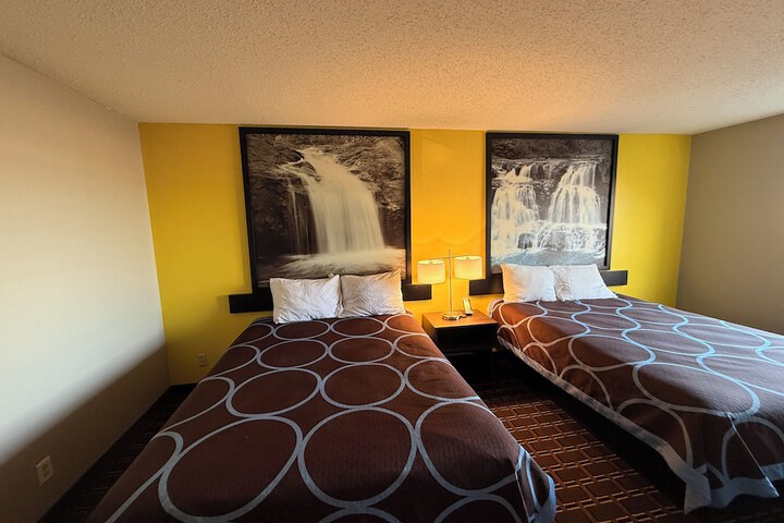 Standard Queen Bed Accessible (12 of 18)