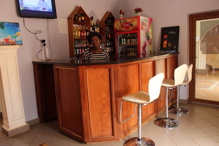 Lounge 38 of 42