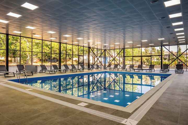 Pool 40 of 72