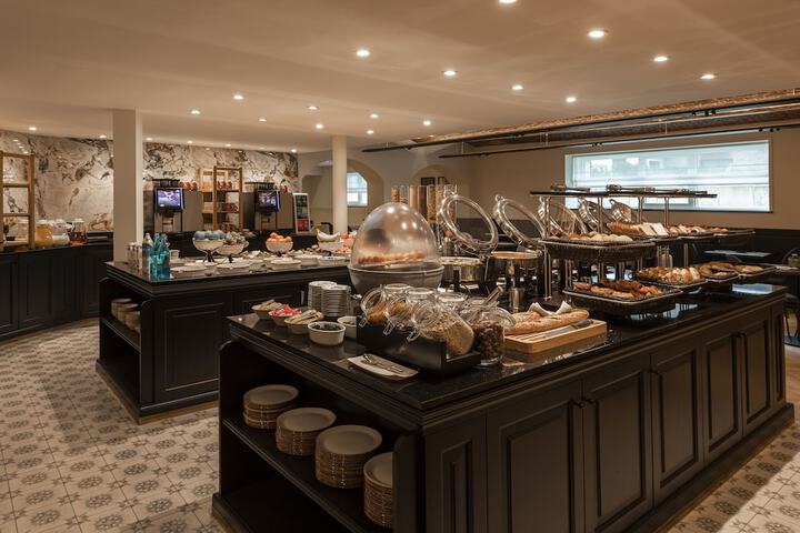 Breakfast buffet