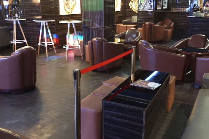 Lounge 69 of 77