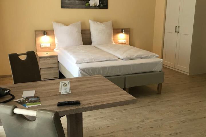 Room 6 of 62
