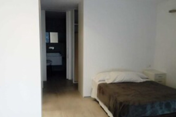 Room 41 of 49