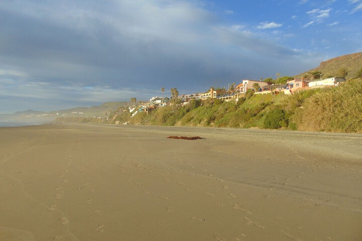Beach 360 of 413