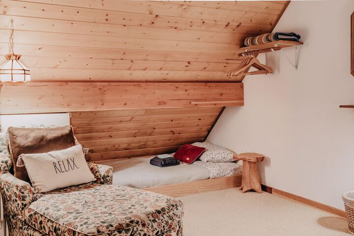 Room 4 of 18