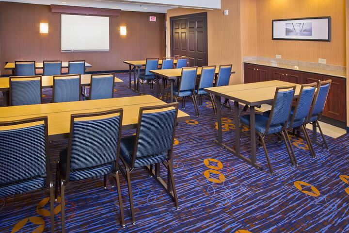 Ballroom/Hall 20 of 24