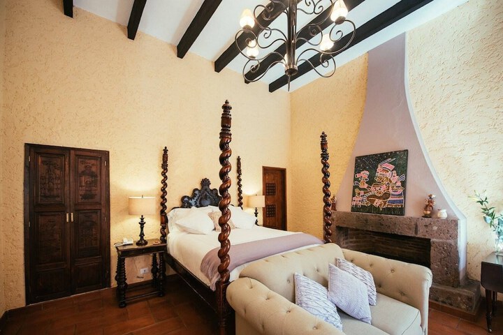 Room 13 of 24