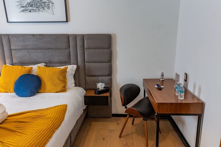 Room 95 of 329