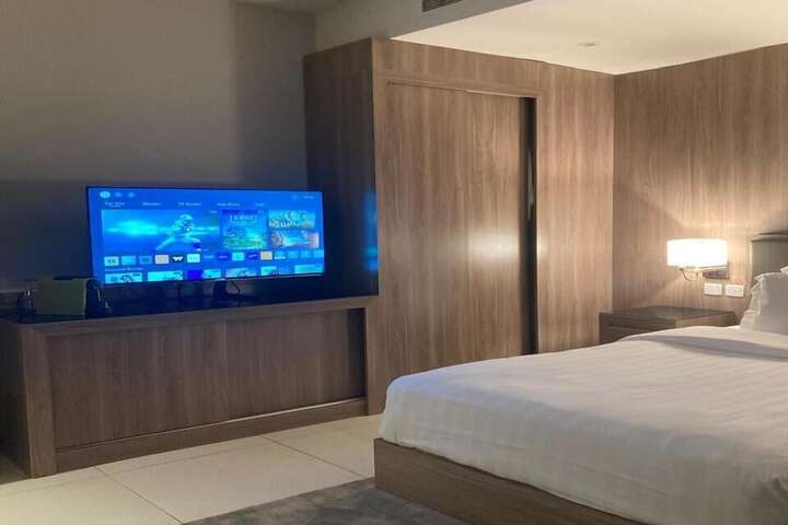 Room 16 of 30