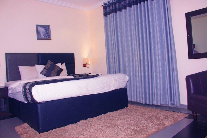 Room 43 of 93