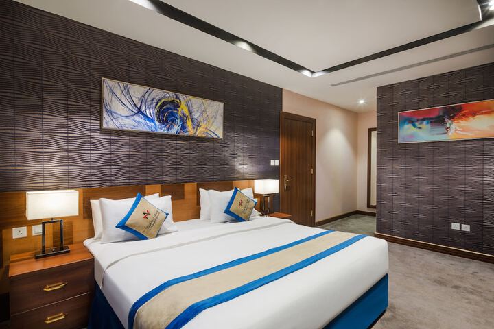 Room 12 of 52
