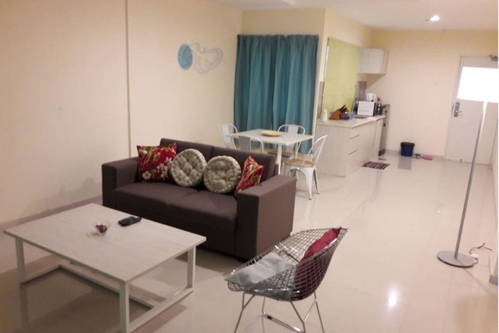 Room 5 of 18