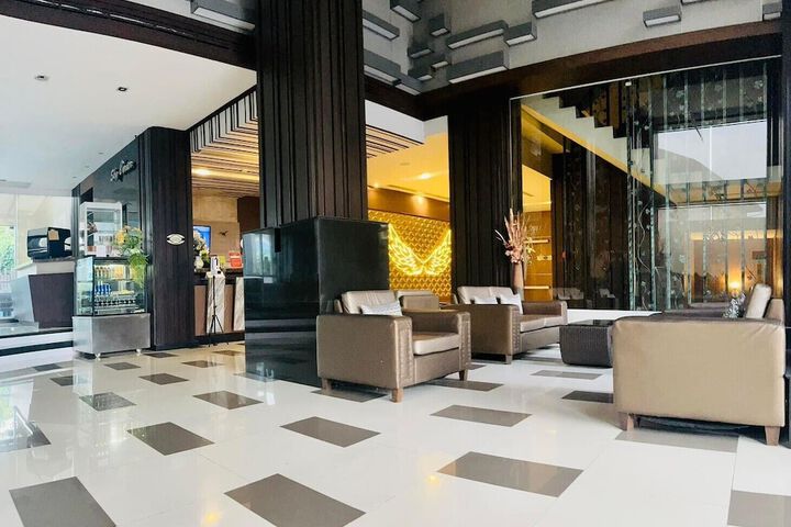 Hotel Lobby
