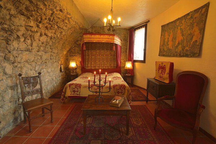 Room 7 of 89
