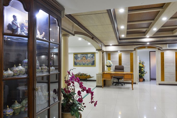 Entrance & Lobby
