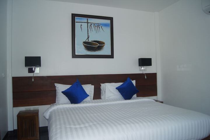 Room 10 of 135