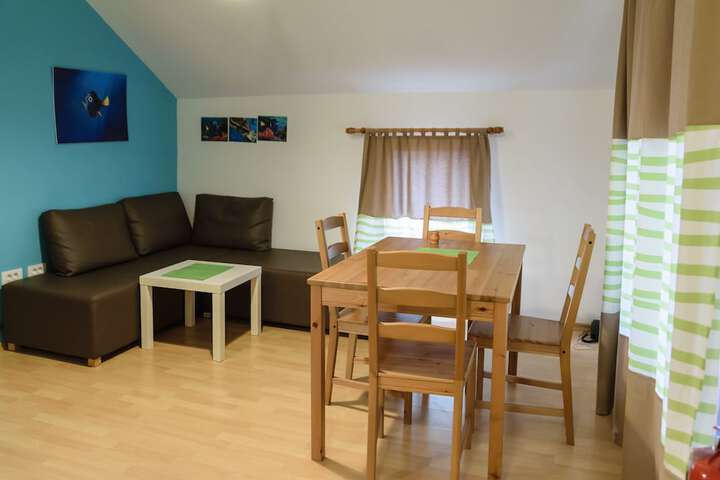 Room 15 of 42