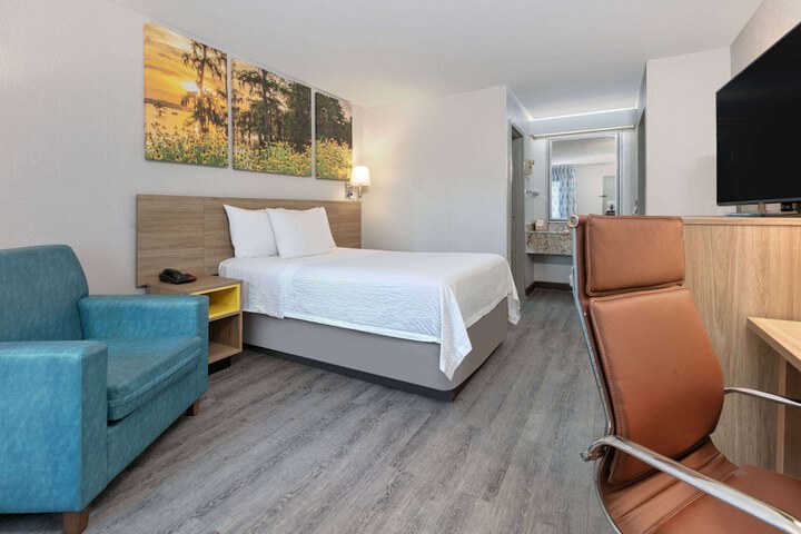 2 Double Beds (2 of 11)