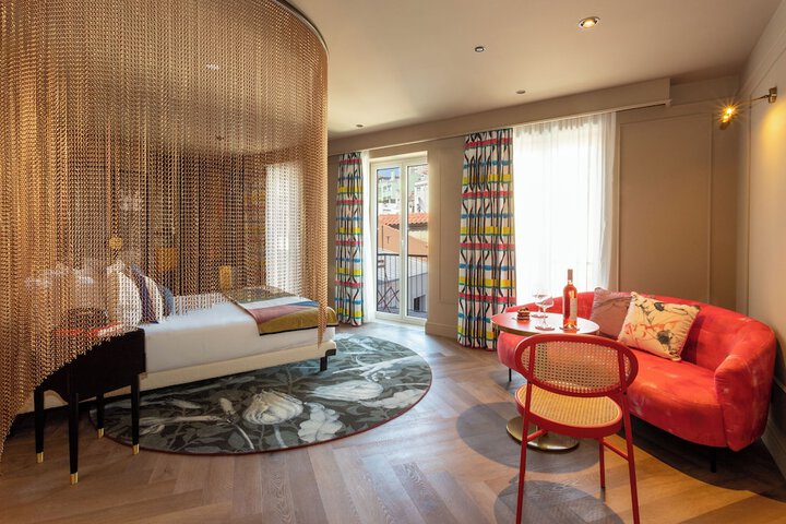 Room 21 of 141