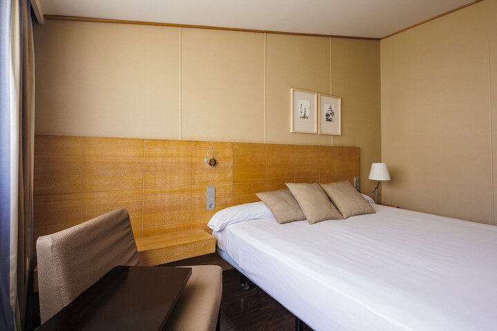 Room 25 of 61