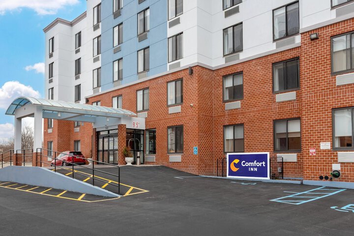 Hotel 53 of 56