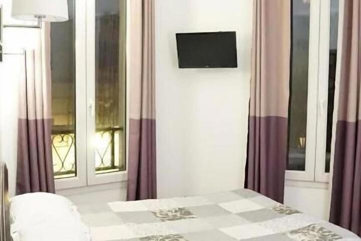 Room 5 of 5