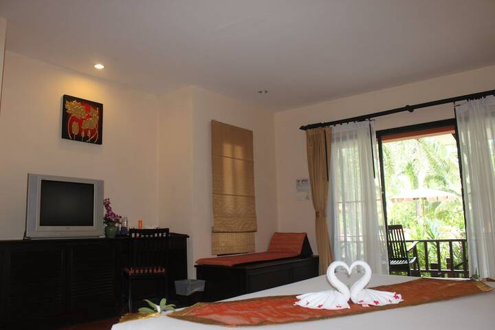 Room 32 of 136