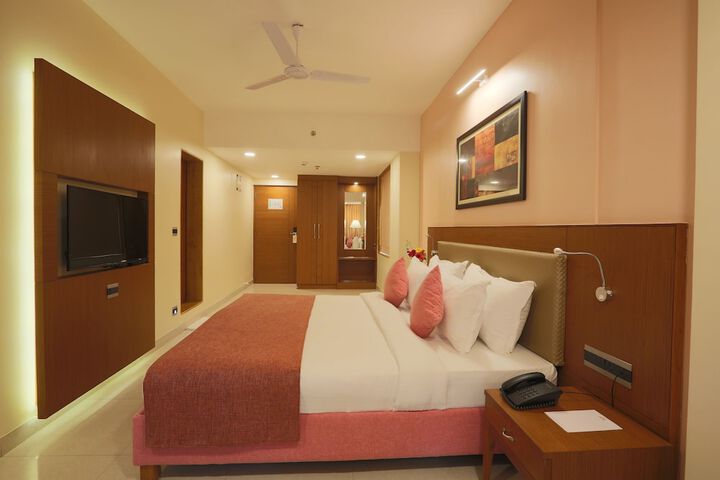 Room 14 of 36