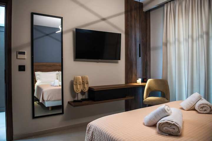 Room 2 of 29