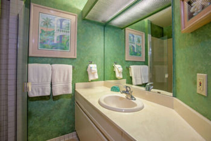 Room 22 of 111
