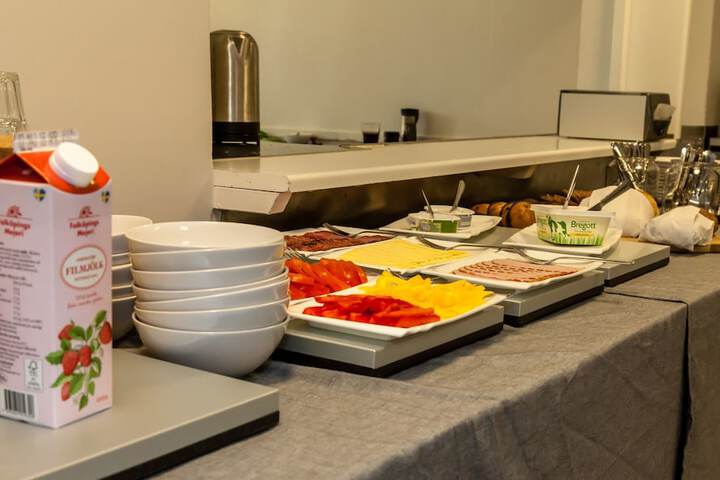 Breakfast/Coffee Service 42 of 78