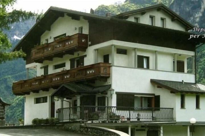 Hotel 51 of 57